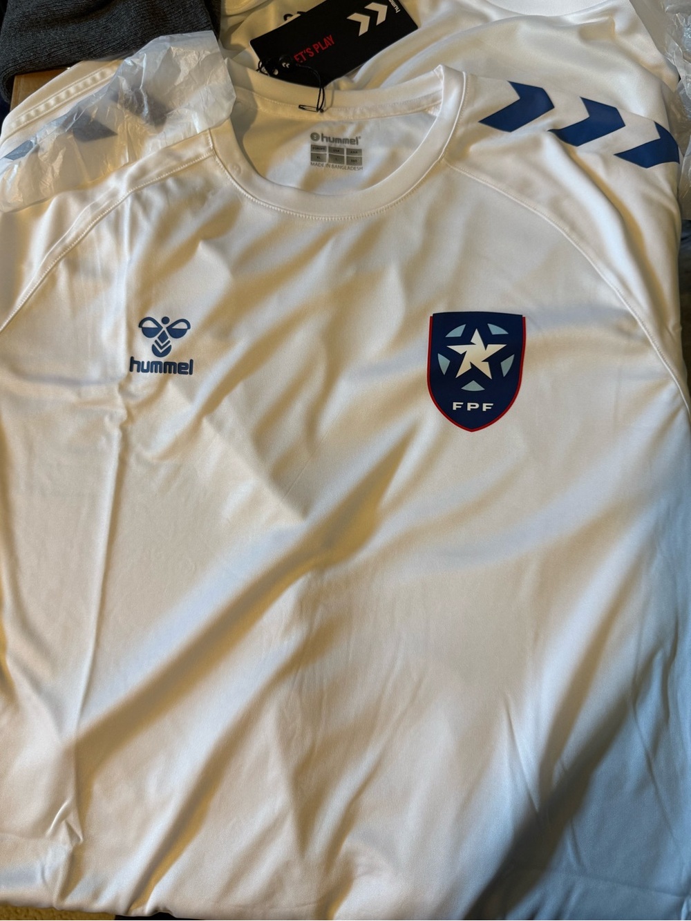 Large White Puerto Rico Hummel Soccer Jersey w/chevron royal blue sleeves